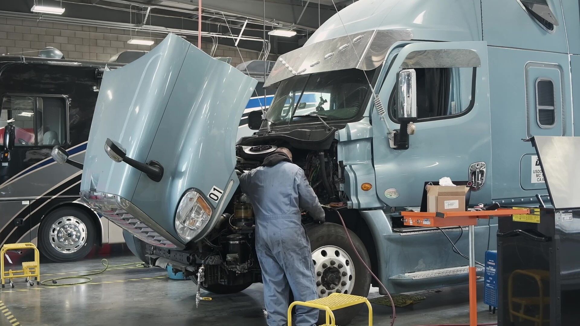072222-smt-photo-central-coast-truck-center-3